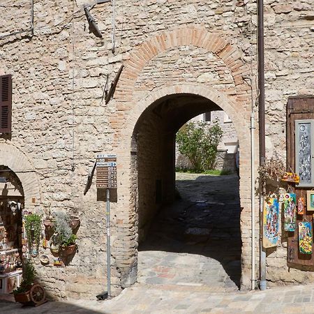 阿西西Il Cortile Di San Rufino公寓 外观 照片